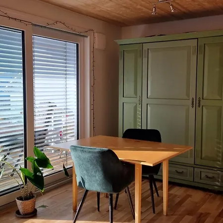 Charismatisch Und Gemuetlich In Guettingen, Nah Zum Buchensee Und Bodensee, Tolle Lage Apartment *