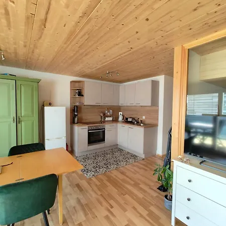 Charismatisch Und Gemuetlich In Guettingen, Nah Zum Buchensee Und Bodensee, Tolle Lage Apartment